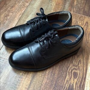 Dockers Black Leather Oxfords
